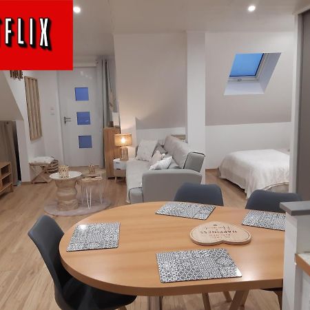 Vezelois Studio Cosy Spacieux Lumineux Avec Terrasse מראה חיצוני תמונה