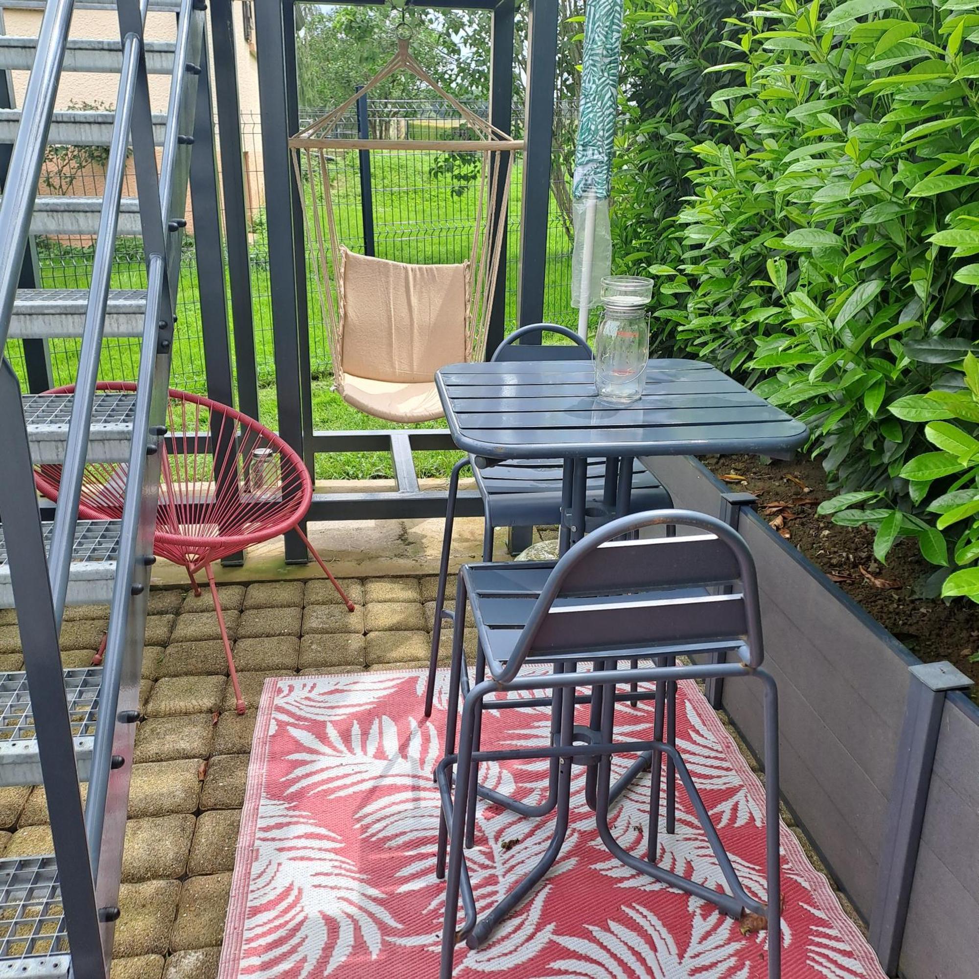Vezelois Studio Cosy Spacieux Lumineux Avec Terrasse מראה חיצוני תמונה